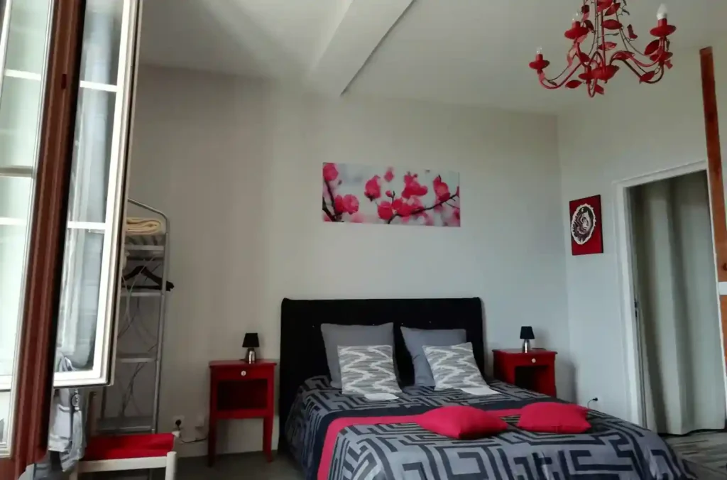 Chambre de charme avec 2 couchages séparés pour 2 à 4 personnes à Thorigné d'Anjou en Anjou Bleu