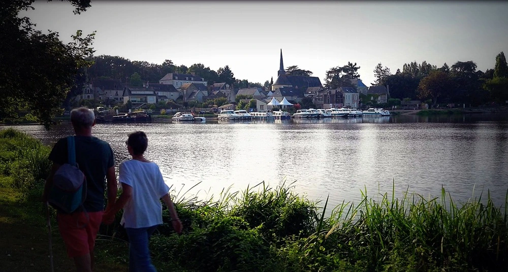 Port de Grez-Neuville en Anjou - Activités touristiques à proximité des chambres d'hôtes du Haut-Anjou