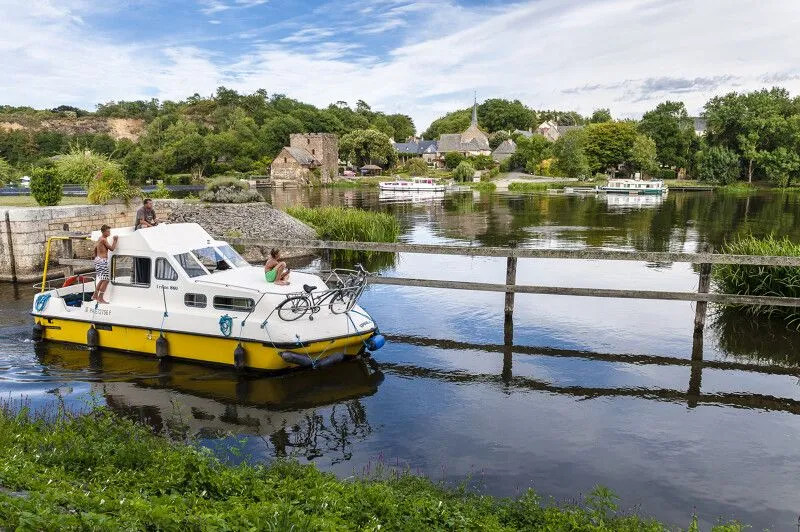 Croisière fluviale Grez Neuville Chenillé Changé