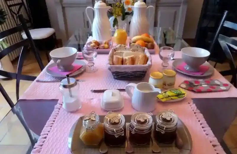 petit dejeuner dans la salle a manger