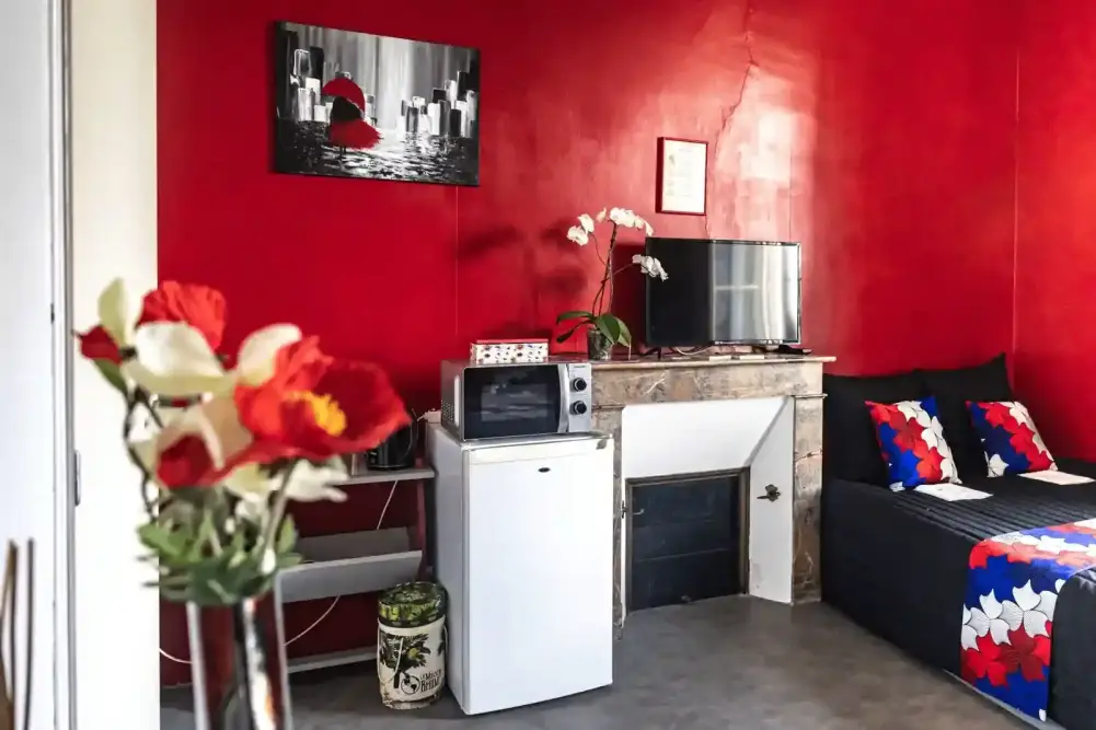 coin repas dans la chambre de Stephane